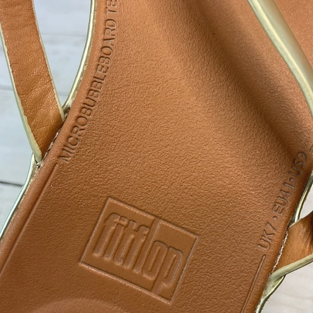 Fitflop Gold Leather Wedge Thong Sandal - Picture 10 of 14